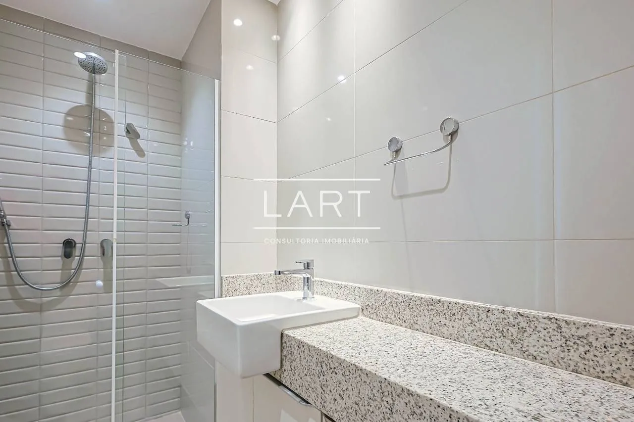 180 m² apartment with 3 bedrooms and 2 parking spots — photo 24