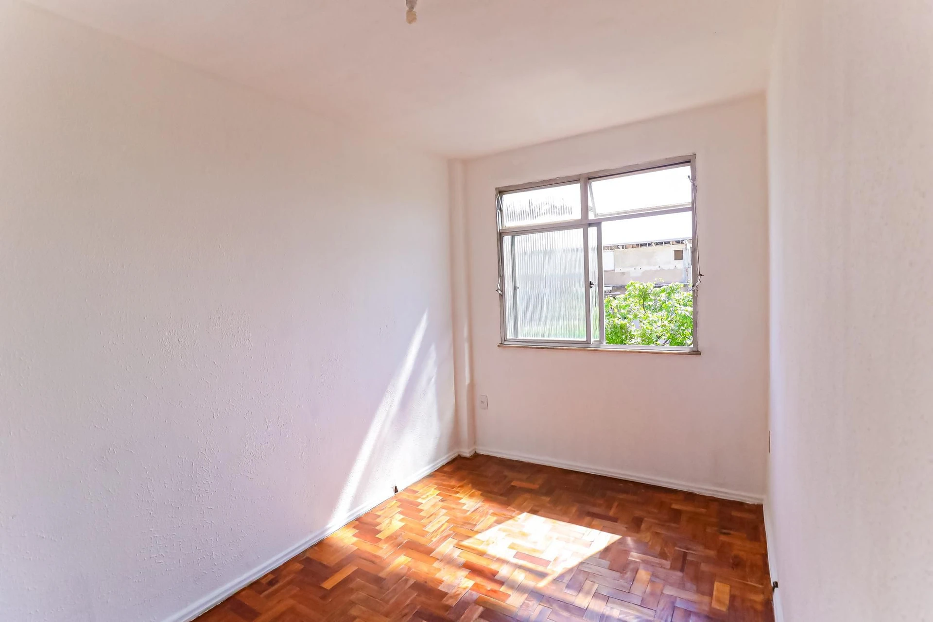 Wood or laminate floors in a 2-bedroom apartment, 62 m² — photo 20