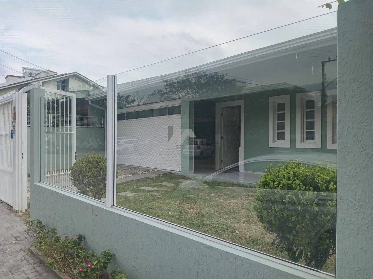 3-bedroom house with a private pool in Florianópolis — photo 26