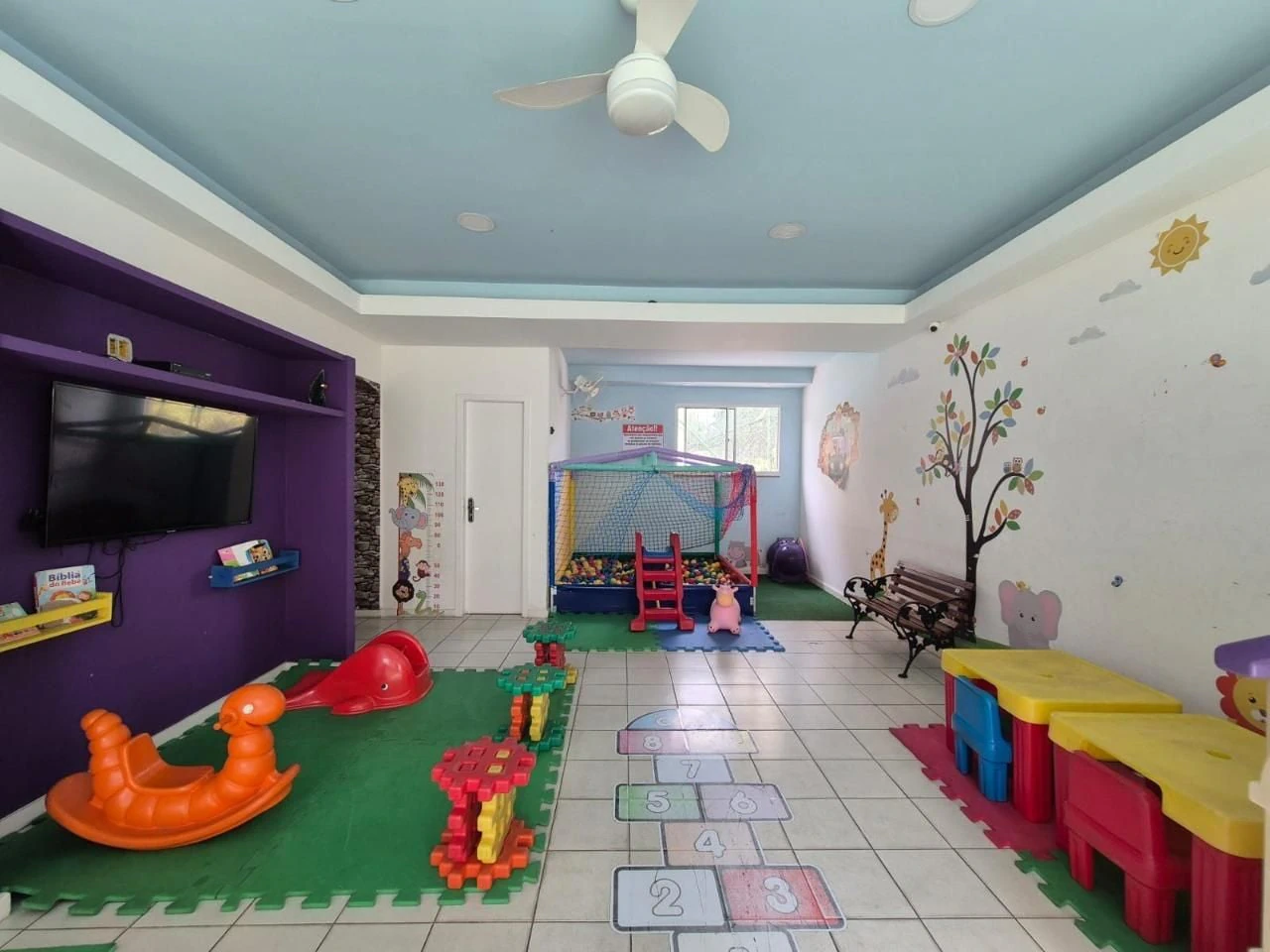 Квартира 74 м² з власним басейном та заскленим балконом — photo 30