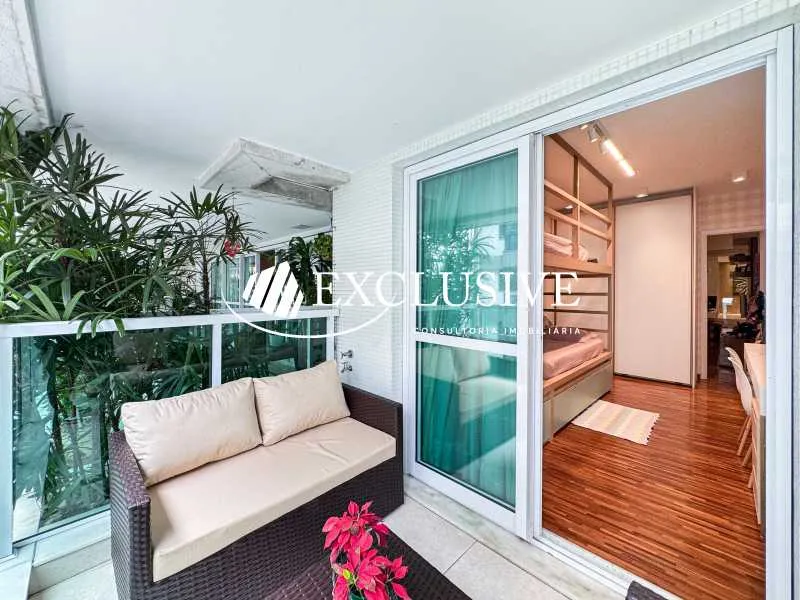 Furnished apartment with 4 bedrooms and 5 bathrooms — photo 22