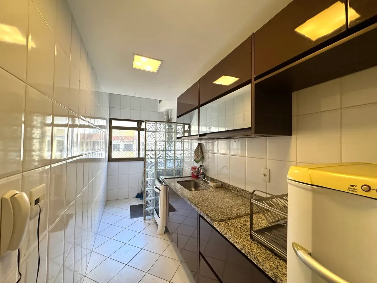 Furnished apartment with a balcony and 2 bedrooms — photo 22