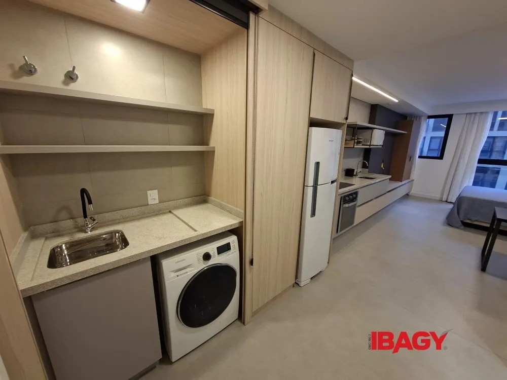Furnished studio with a glass-enclosed balcony — photo 4