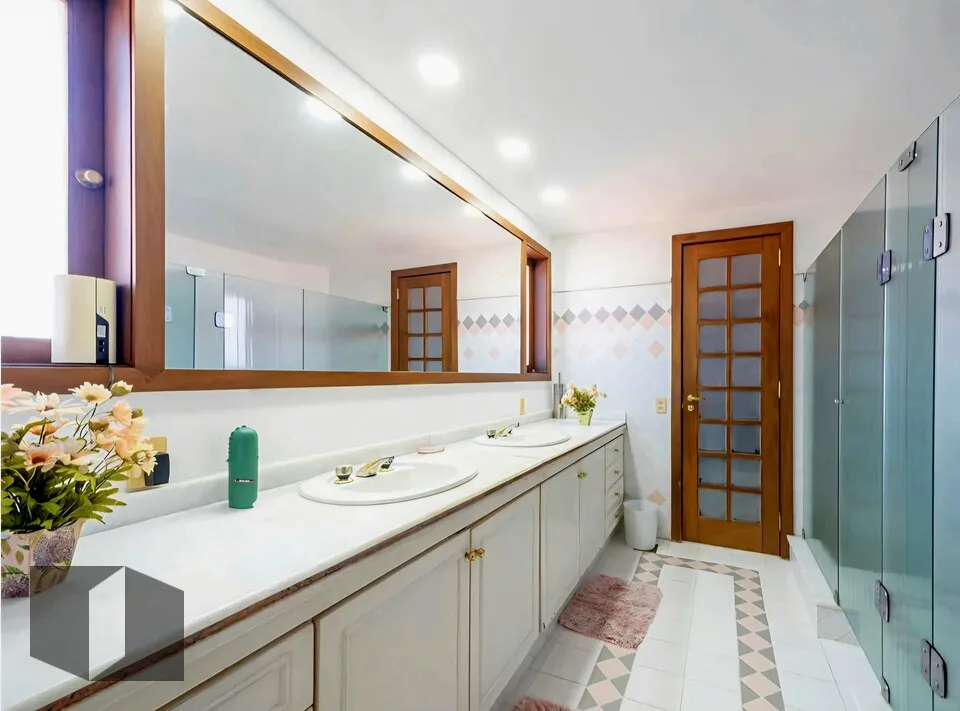 Casa com 4 quartos, 5 banheiros e 5 vagas — photo 37