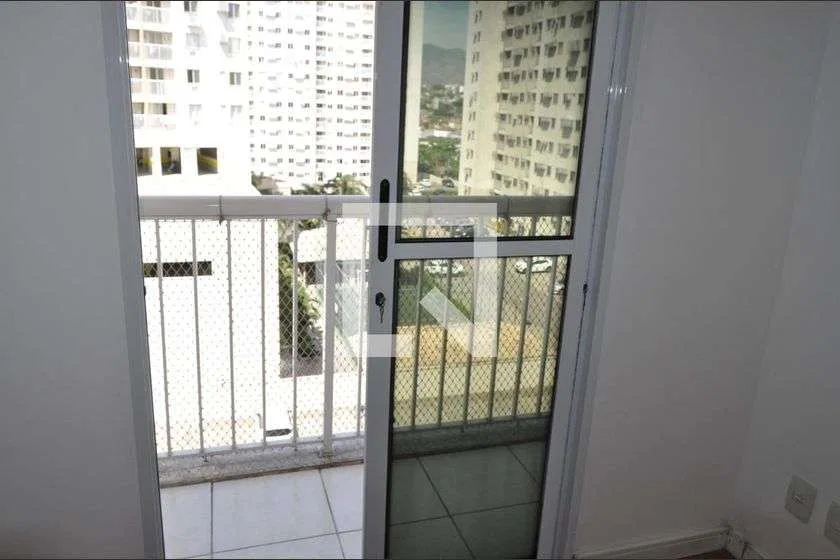 2-bedroom apartment with a home office