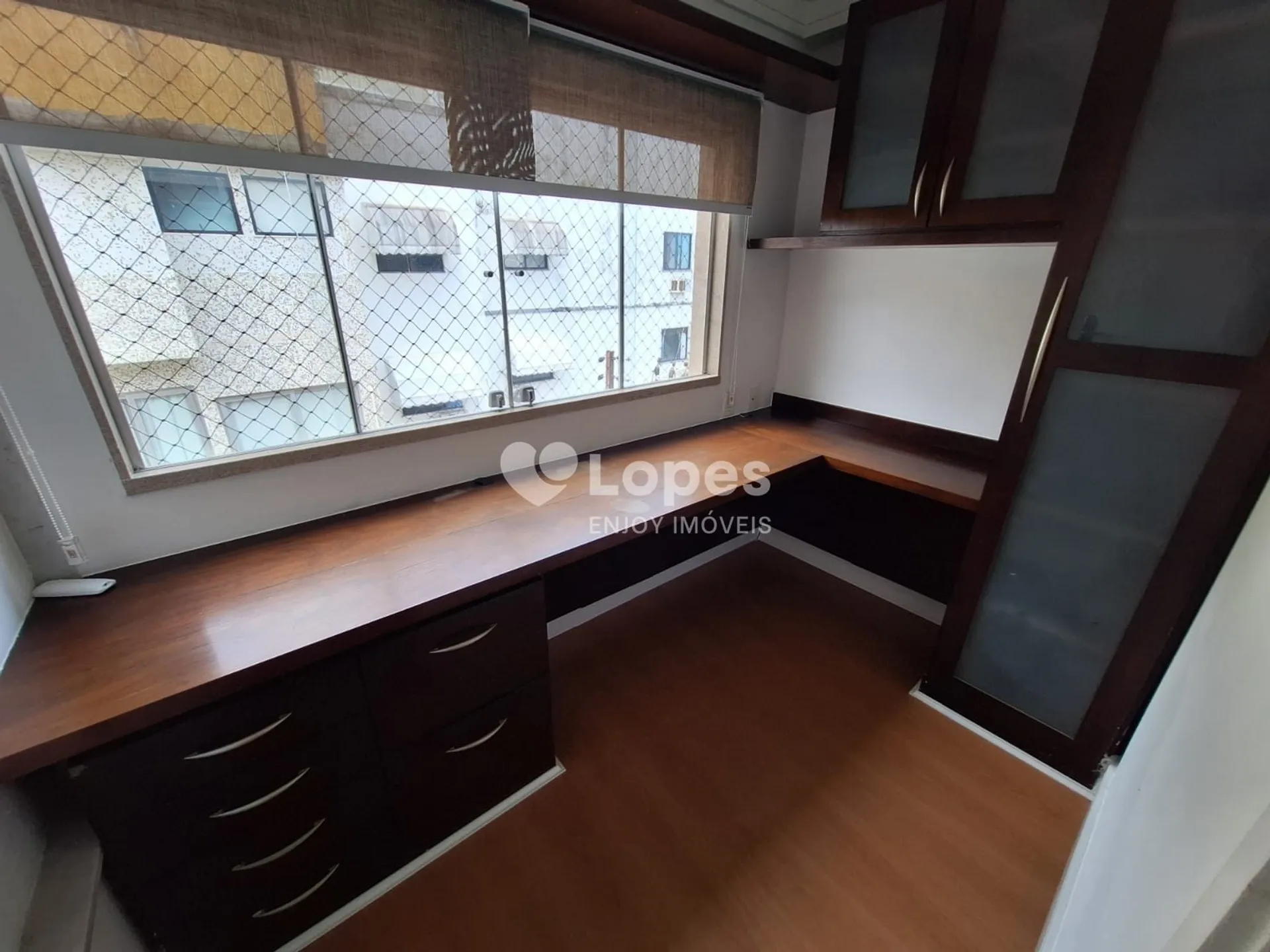 5-bedroom apartment in a building with a gym — photo 6