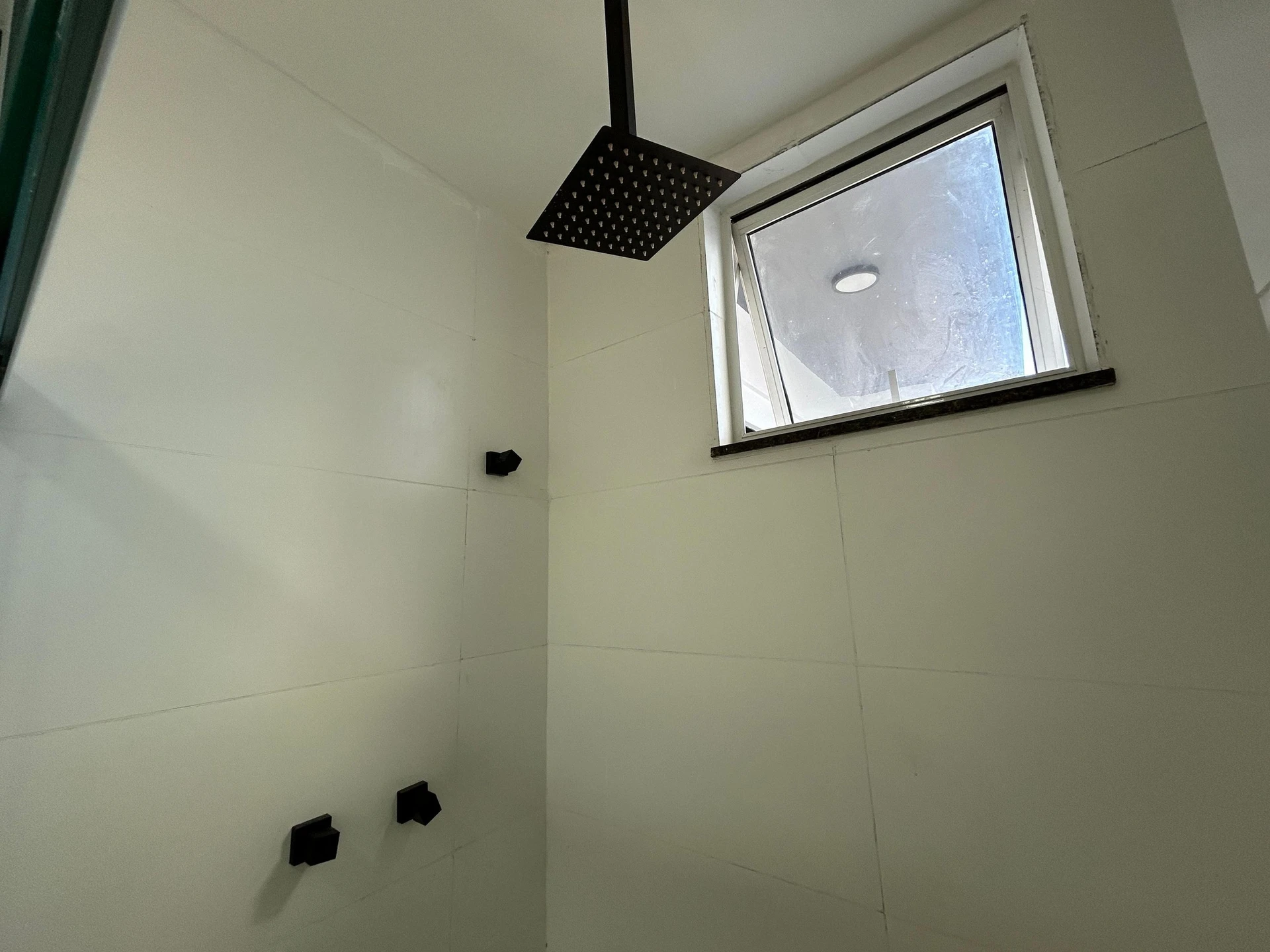 Квартира с 2 спальнями, 1 ванной при спальне и балконом — photo 38