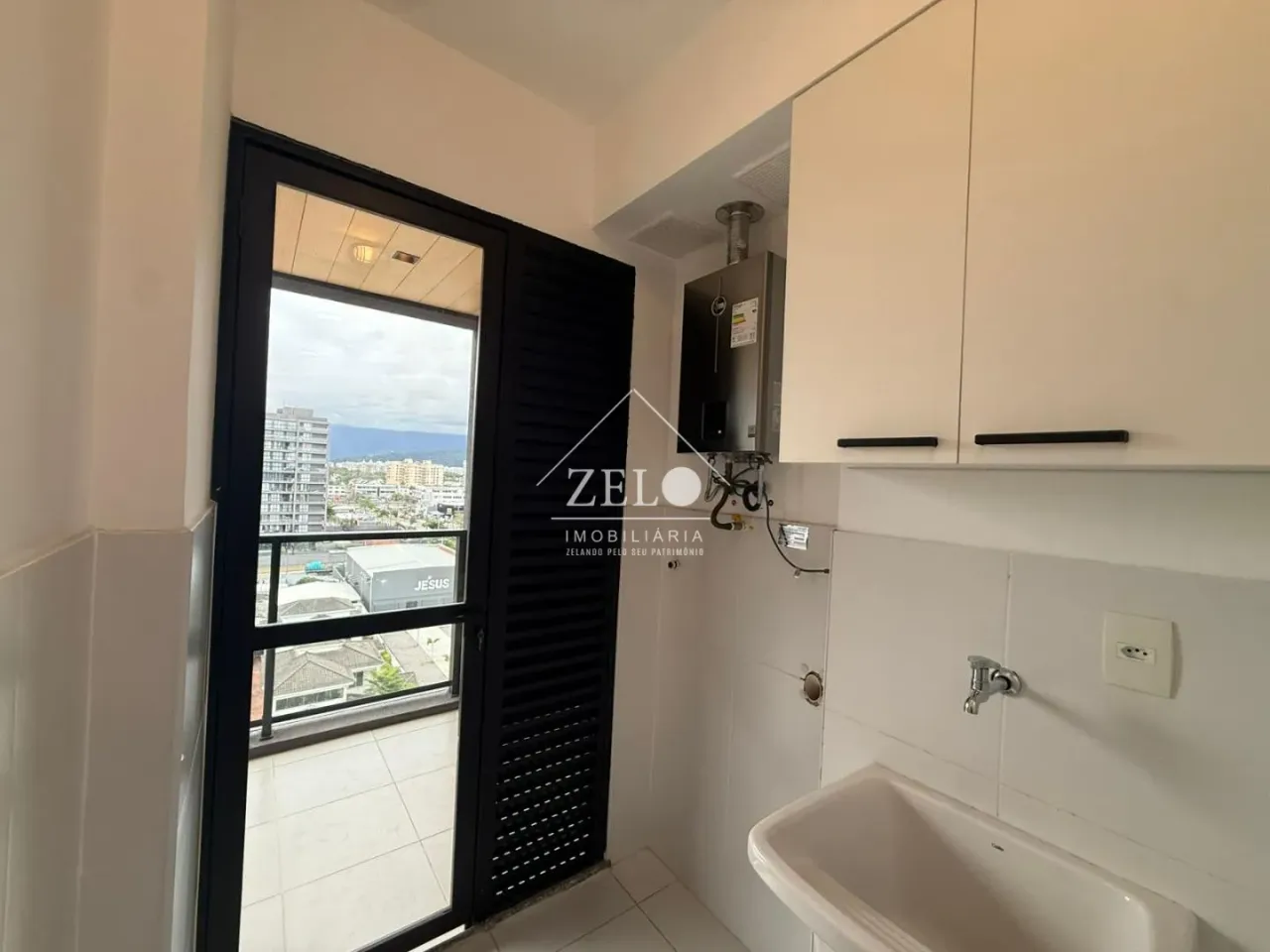 2-bedroom apartment with open-plan gas kitchen — photo 10
