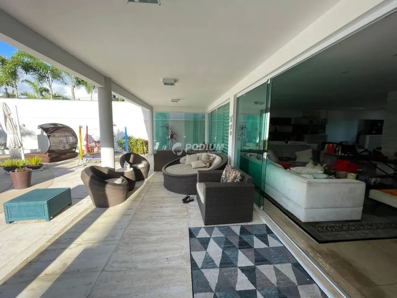 Furnished house with 5 bedrooms and an open-plan kitchen — photo 9