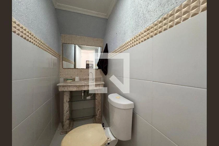House with 3 en-suites and 3 parking spots, 270 m² — photo 49