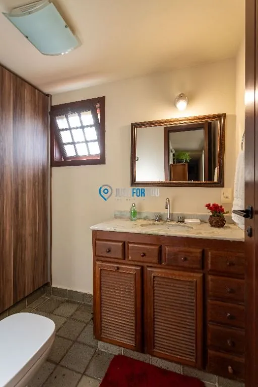 7-bedroom house with a bathtub — photo 60