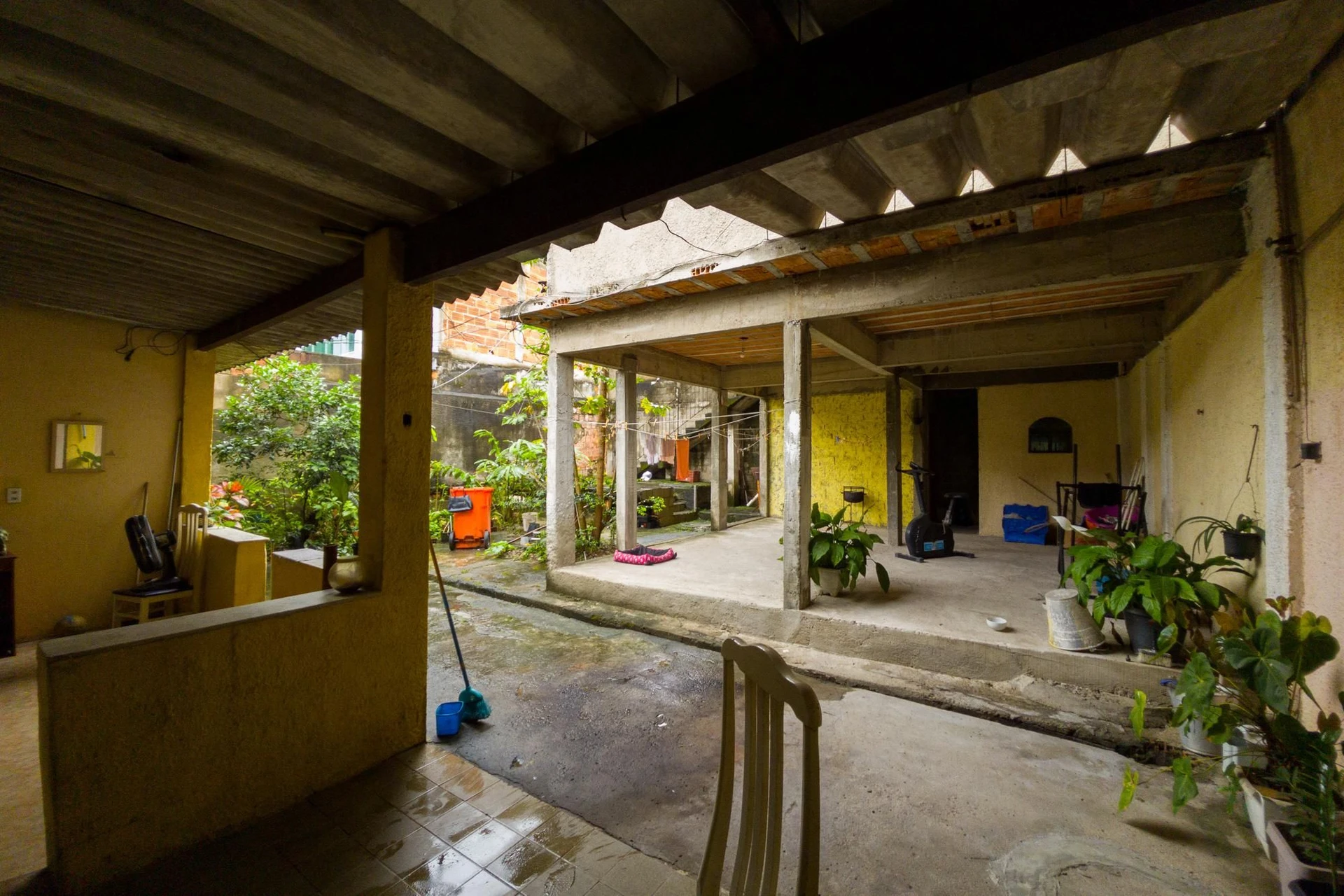 360 m² house with a home office and a garden — photo 55