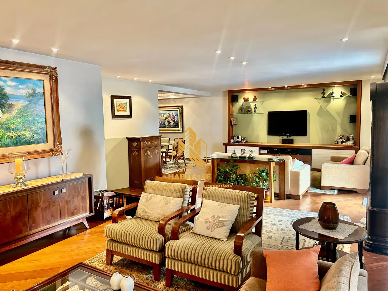 Furnished 3-bedroom apartment with 275 m² on the 4th floor — photo 15