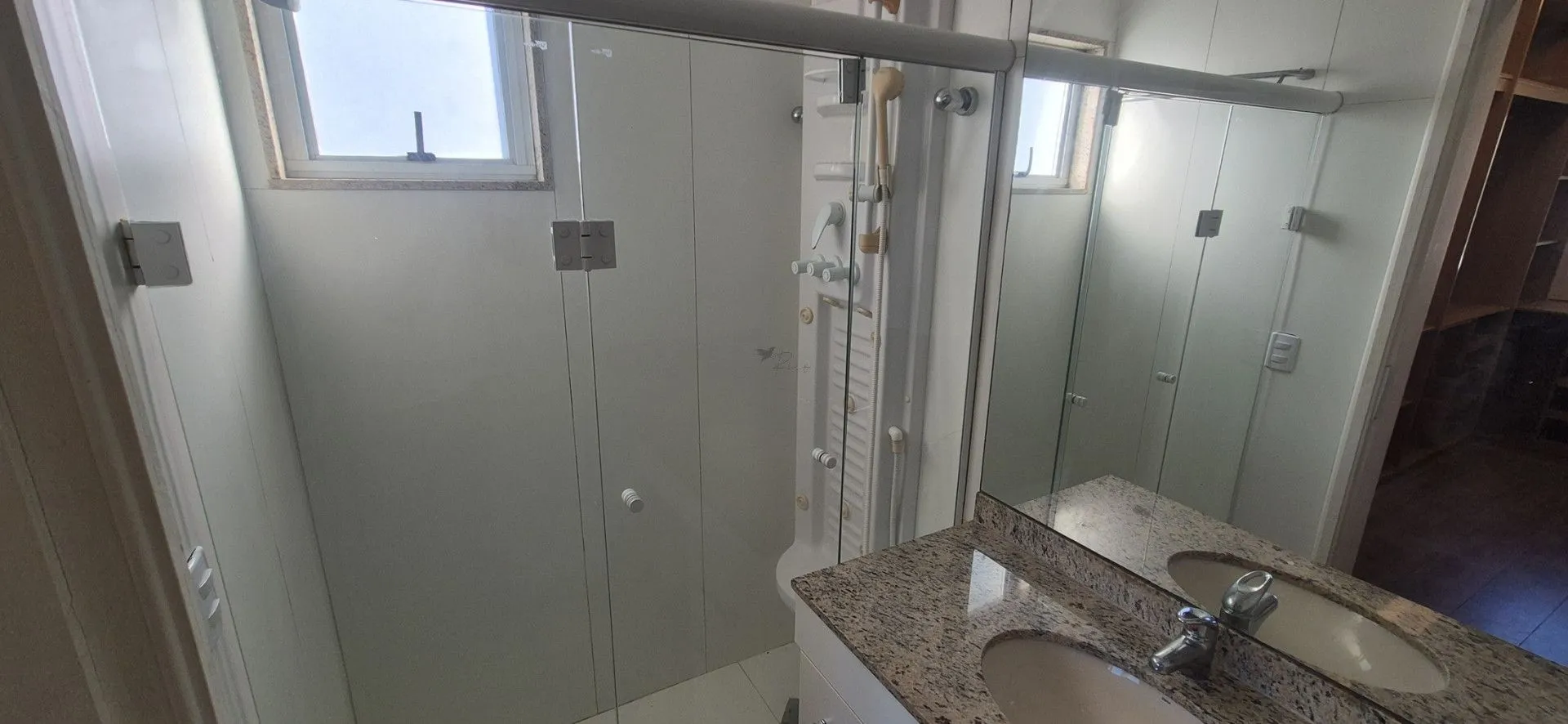 Furnished house, 469 m², with floor-to-ceiling windows — photo 25