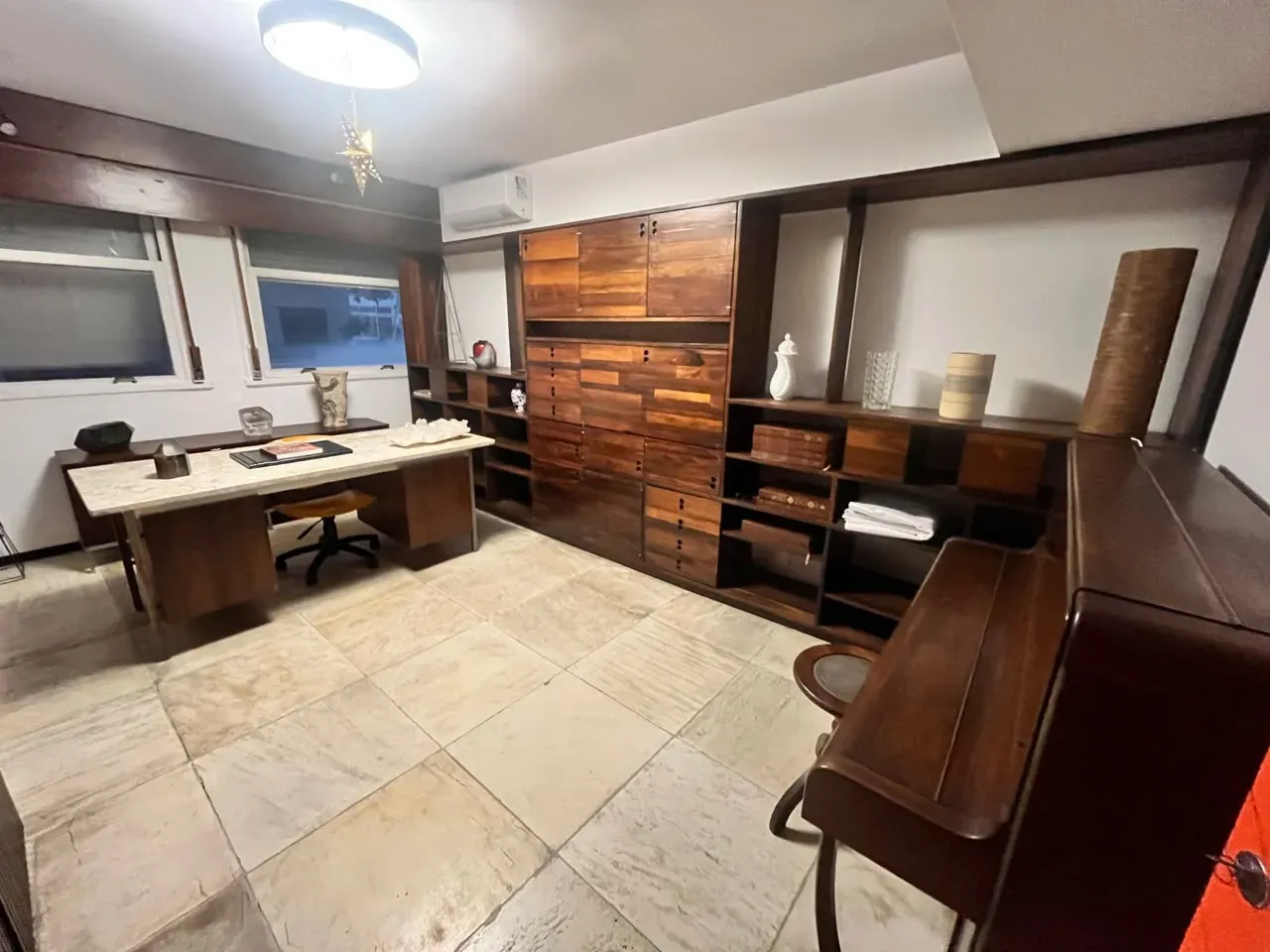 Apartment with a closed-off kitchen and room to work — photo 23