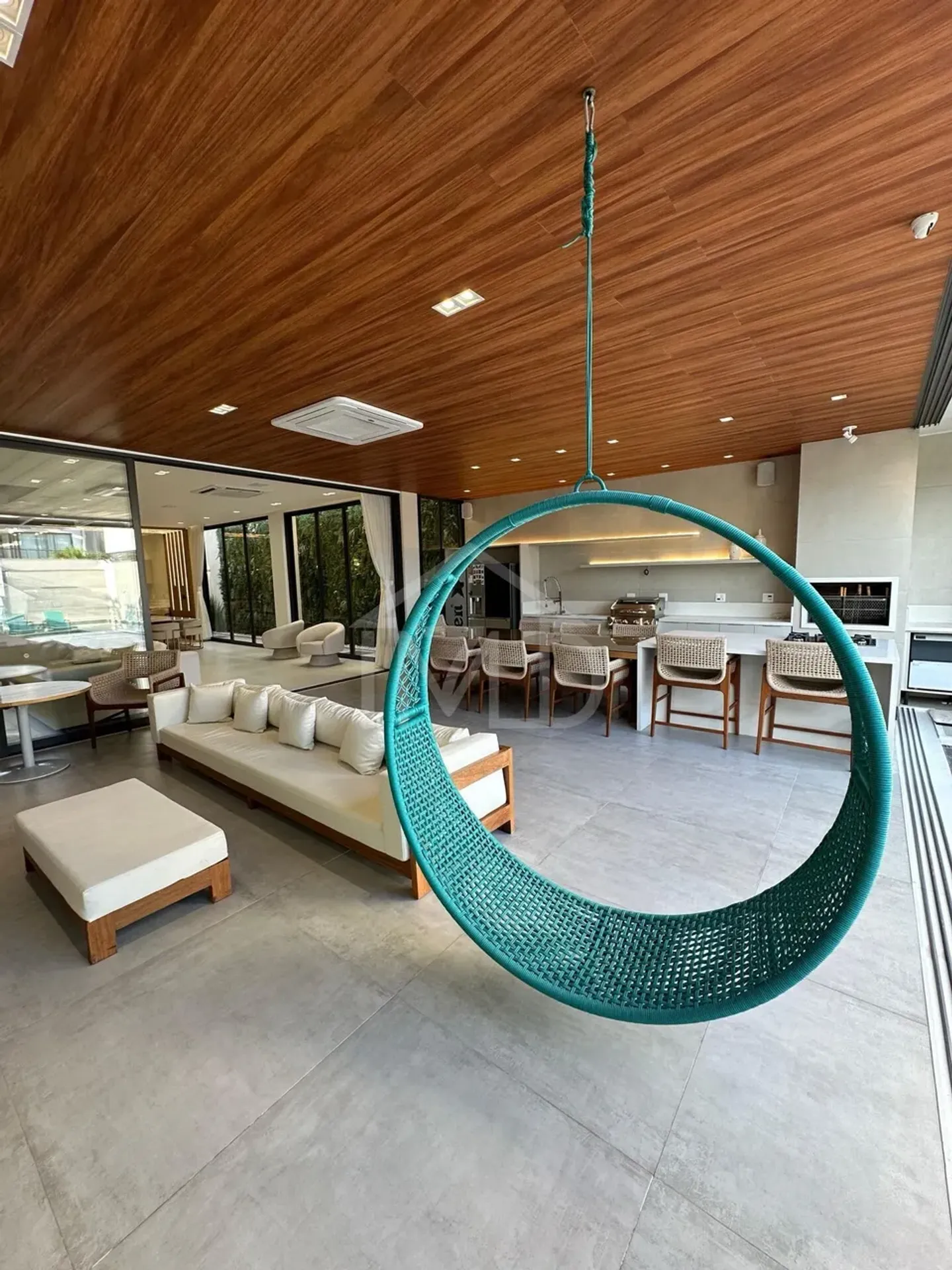 Furnished house with 4 bedrooms and 600 m² — photo 35