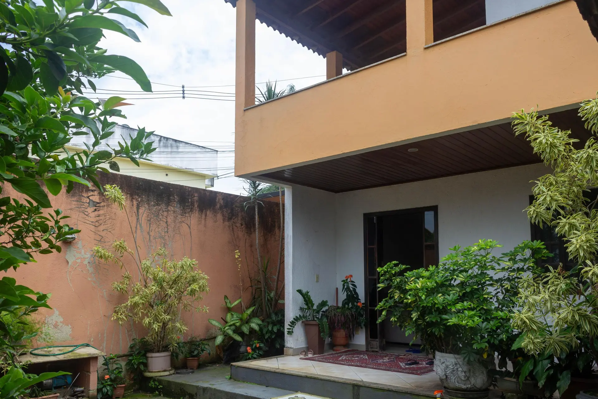 5-bedroom apartment with a washing machine — photo 12