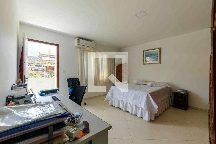 300 m² house with 5 en-suite bedrooms and private garden — photo 7