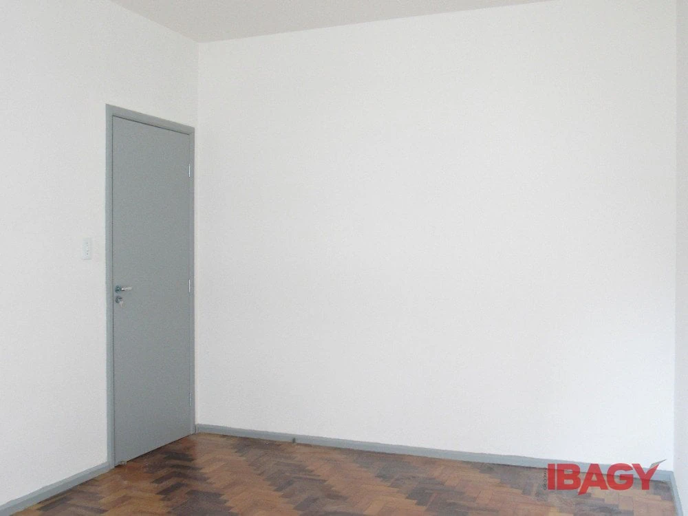 3-bedroom apartment with a separate kitchen 80 m² — photo 8