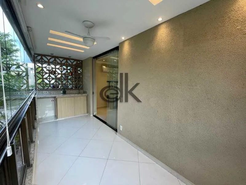 Furnished apartment, 98 m², with a glass-enclosed balcony — photo 18