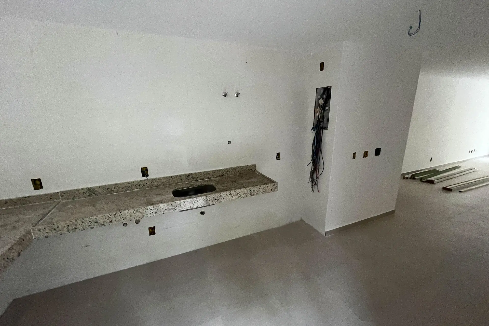 2-bedroom apartment with a mountain view — photo 4