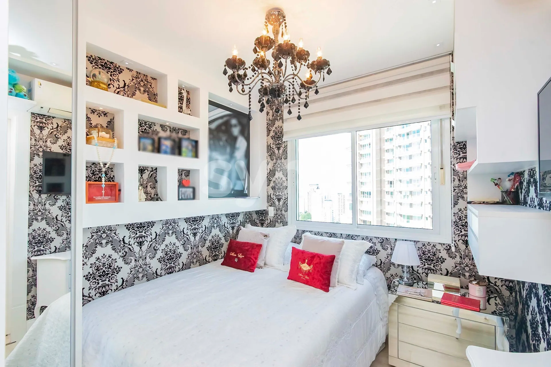 Furnished 3-bedroom apartment with open-plan kitchen 187 m² — photo 23