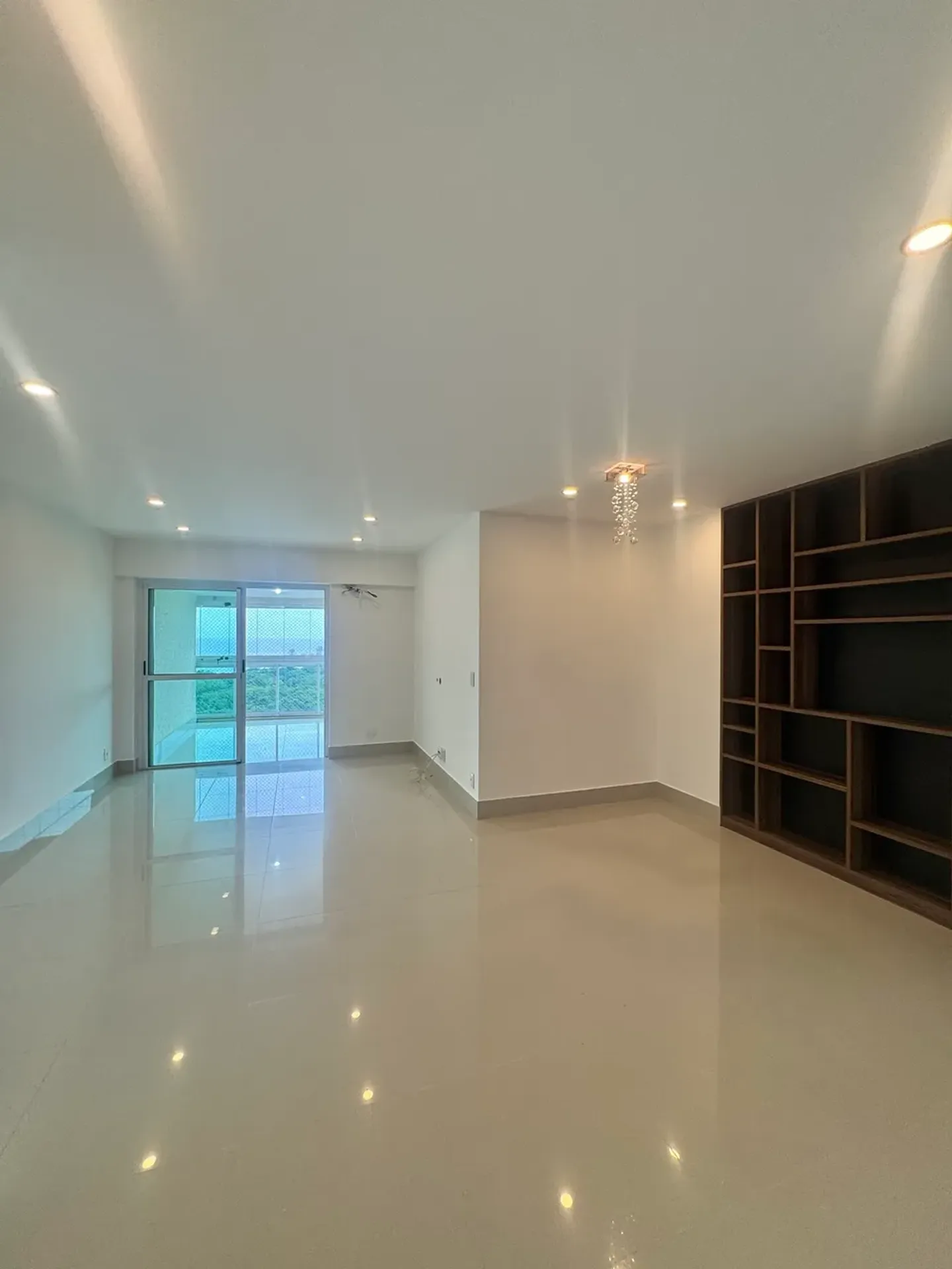 Home office in a 3-bedroom apartment, 127 m²