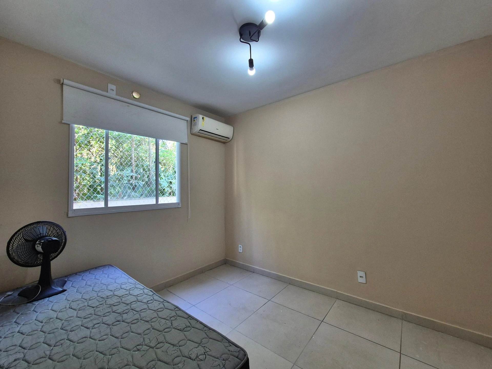 2-bedroom apartment in a building with a gym — photo 13
