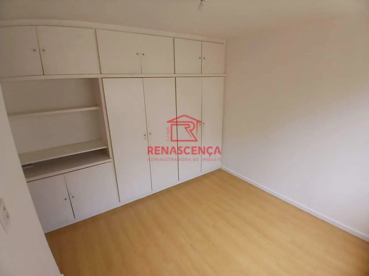 Unfurnished apartment with 2 bedrooms and a balcony — photo 17