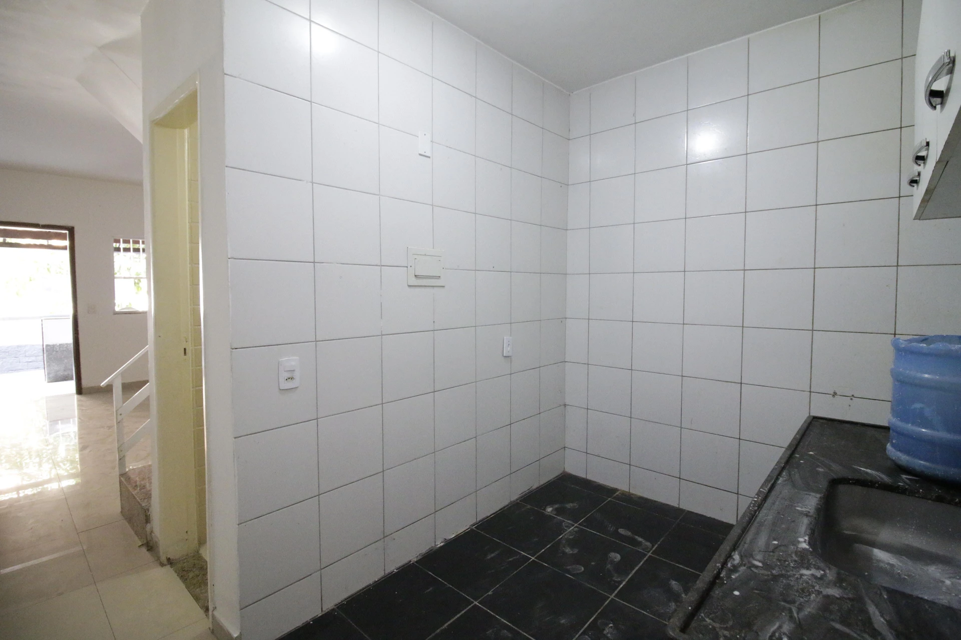 Casa sem mobília com 2 quartos e varanda — photo 15