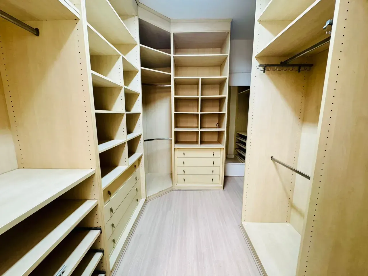 Apartamento mobiliado com 3 quartos e 3 banheiros — photo 46