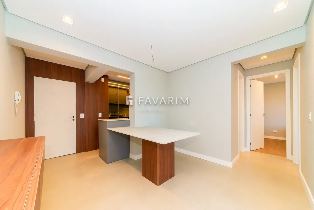 2-bedroom apartment with balcony and laundry area — photo 2