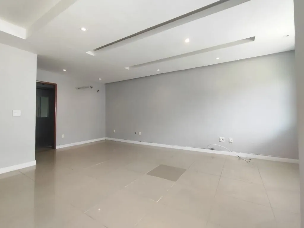 House with 5 bedrooms, 5 bathrooms, 400 m² — photo 2