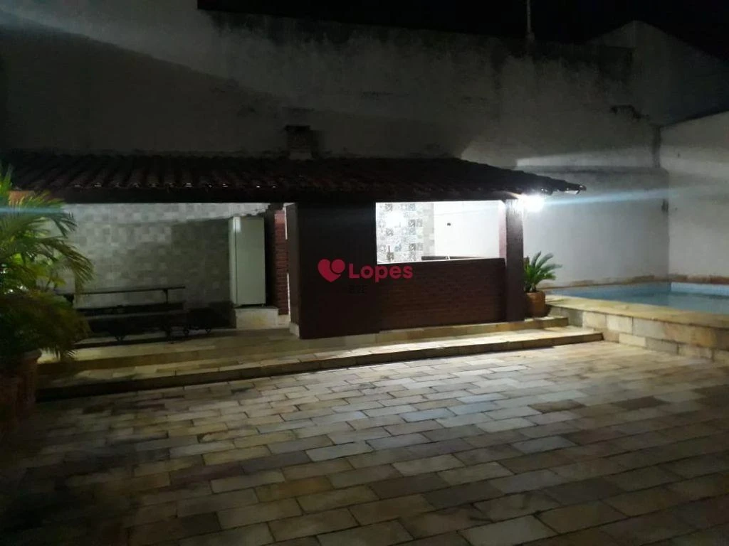 Mountain view in a 4-bedroom house, 431 m² — photo 34