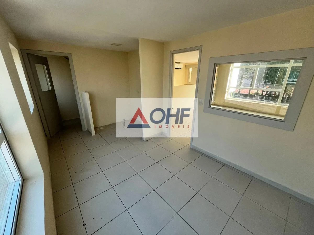 1-bedroom apartment with 300 m² and 6 parking spaces — photo 23