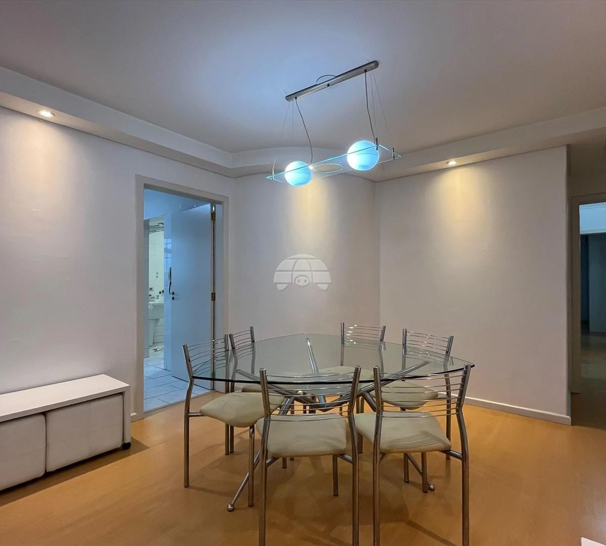 3-bedroom apartment with a bathtub in Curitiba — photo 2