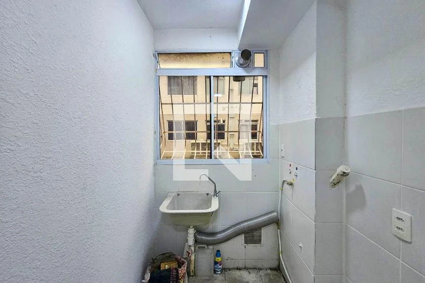 2-bedroom apartment in a building with a gym — photo 5