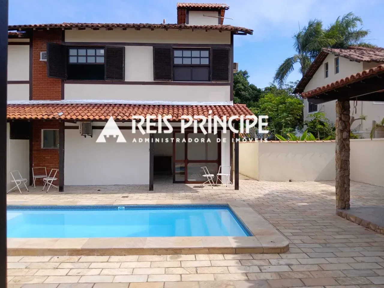 Unfurnished house with 4 bedrooms and 5 bathrooms — photo 18
