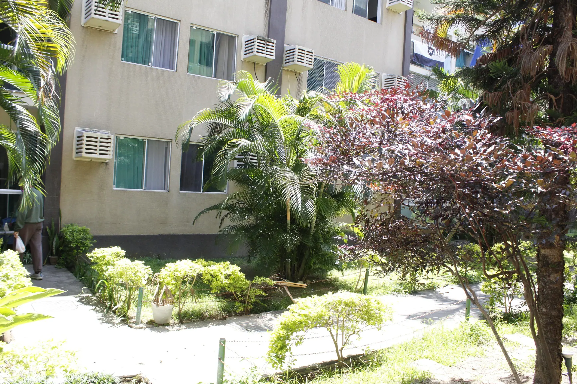 Unfurnished 2-bedroom apartment with a balcony — photo 6