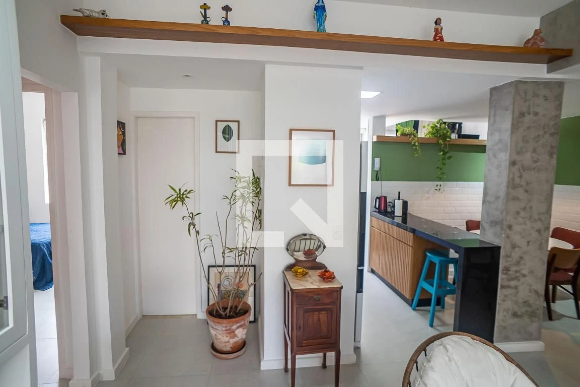 Furnished 2-bedroom apartment with en-suite bathrooms and open kitchen — photo 43