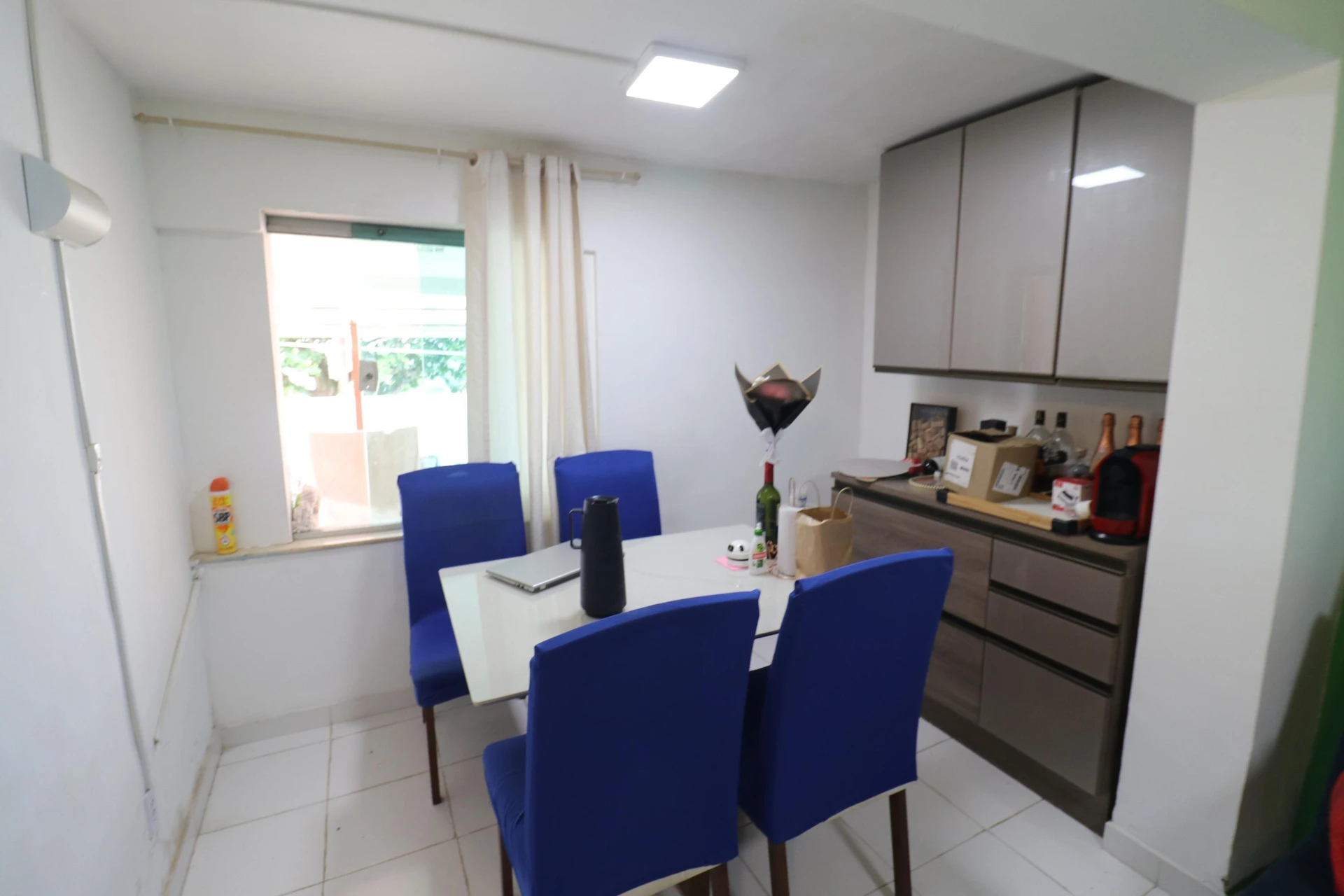 90 m² apartment with a water view and a grill on the balcony — photo 3