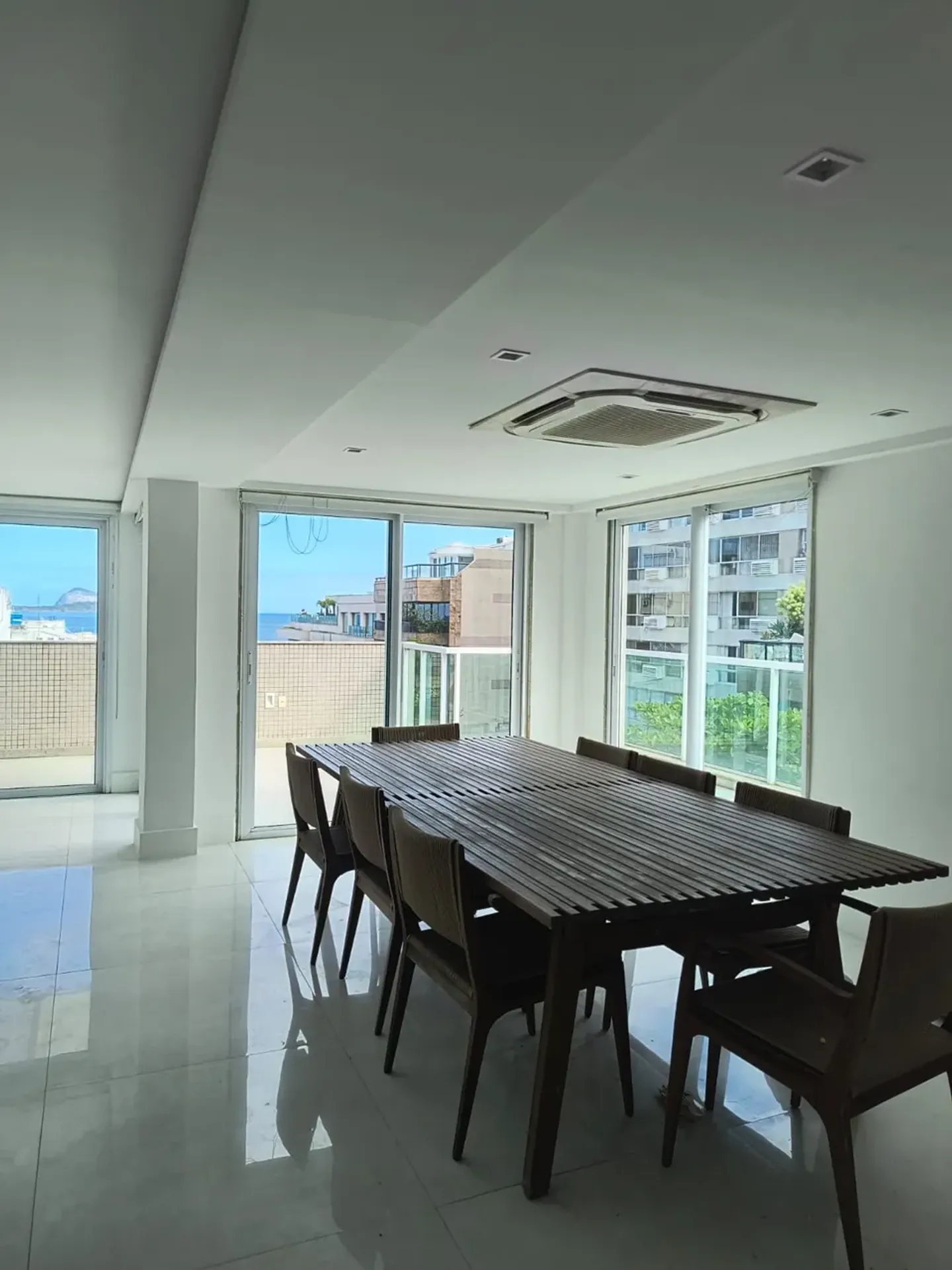 Rooftop apartment with 3 bedrooms and 1 bathroom — photo 38