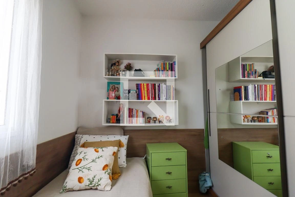 2-bedroom apartment with a glass-enclosed balcony — photo 5