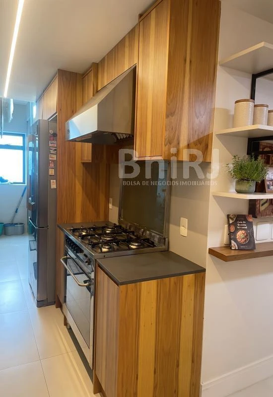 Furnished 190 m² apartment with 4 bedrooms and 4 parking — photo 10