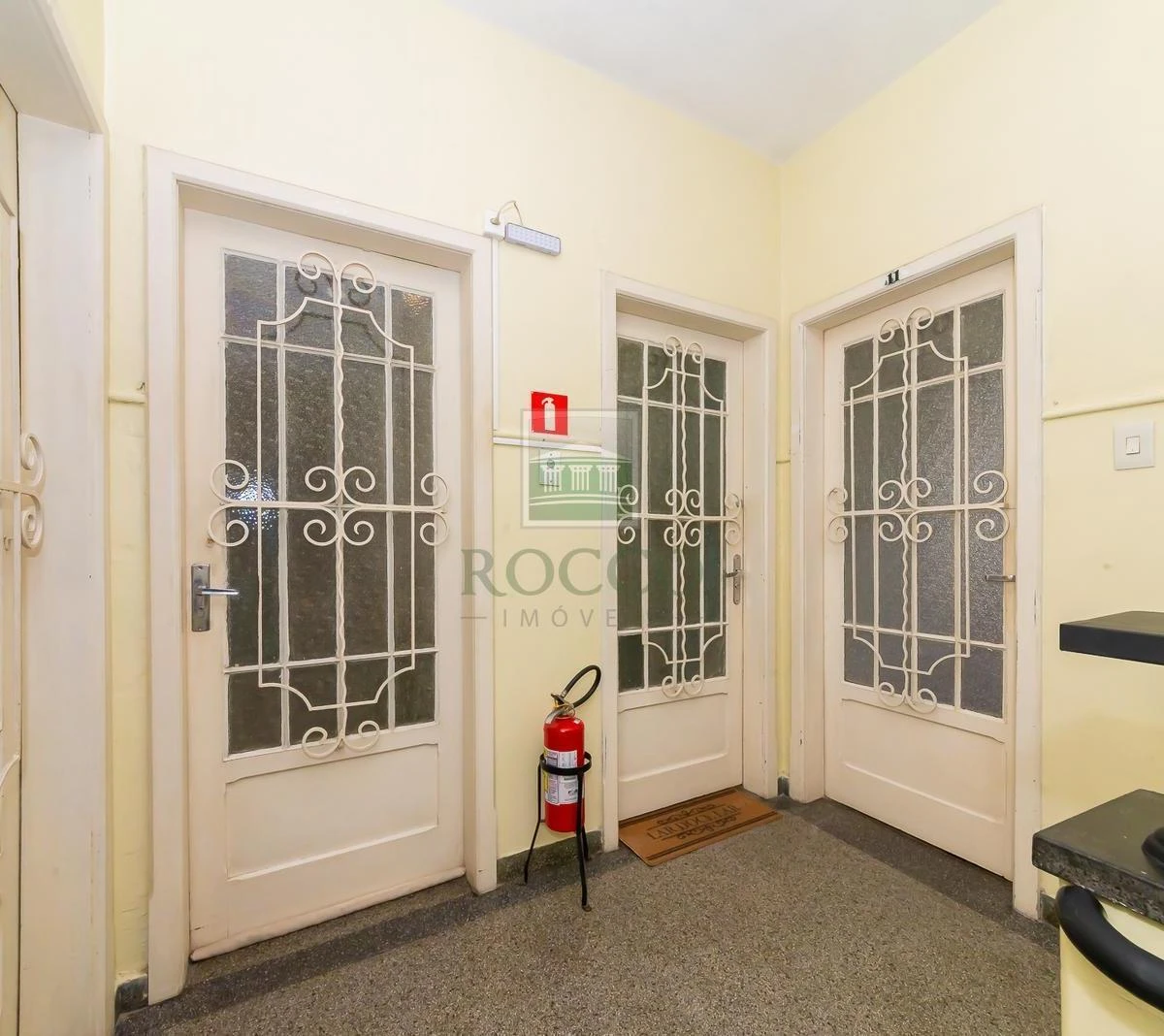 3-bedroom apartment with a washing machine in Curitiba — photo 46