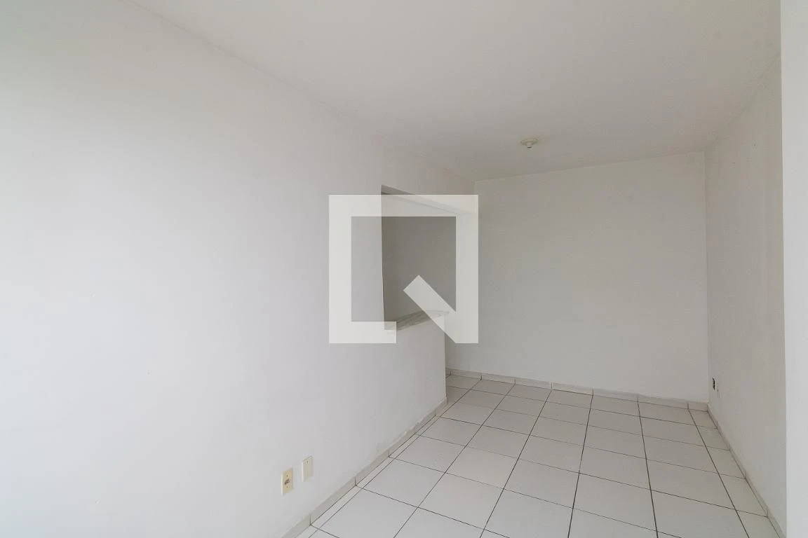 Apartamento con piso de cerámica, 2 dormitorios y 1 plaza — photo 13