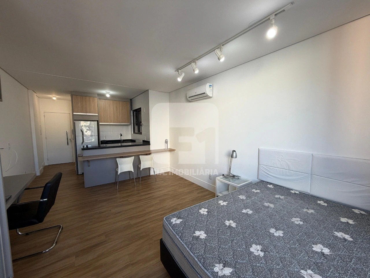 Apartamento amueblado de 1 dormitorio con cocina integrada — photo 2