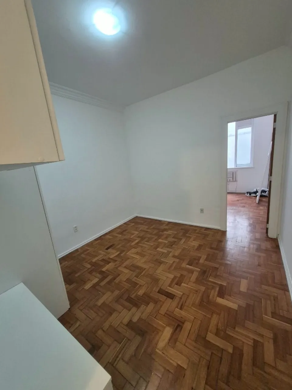 Apartamento, 37 m², com piso de madeira ou laminado — photo 2