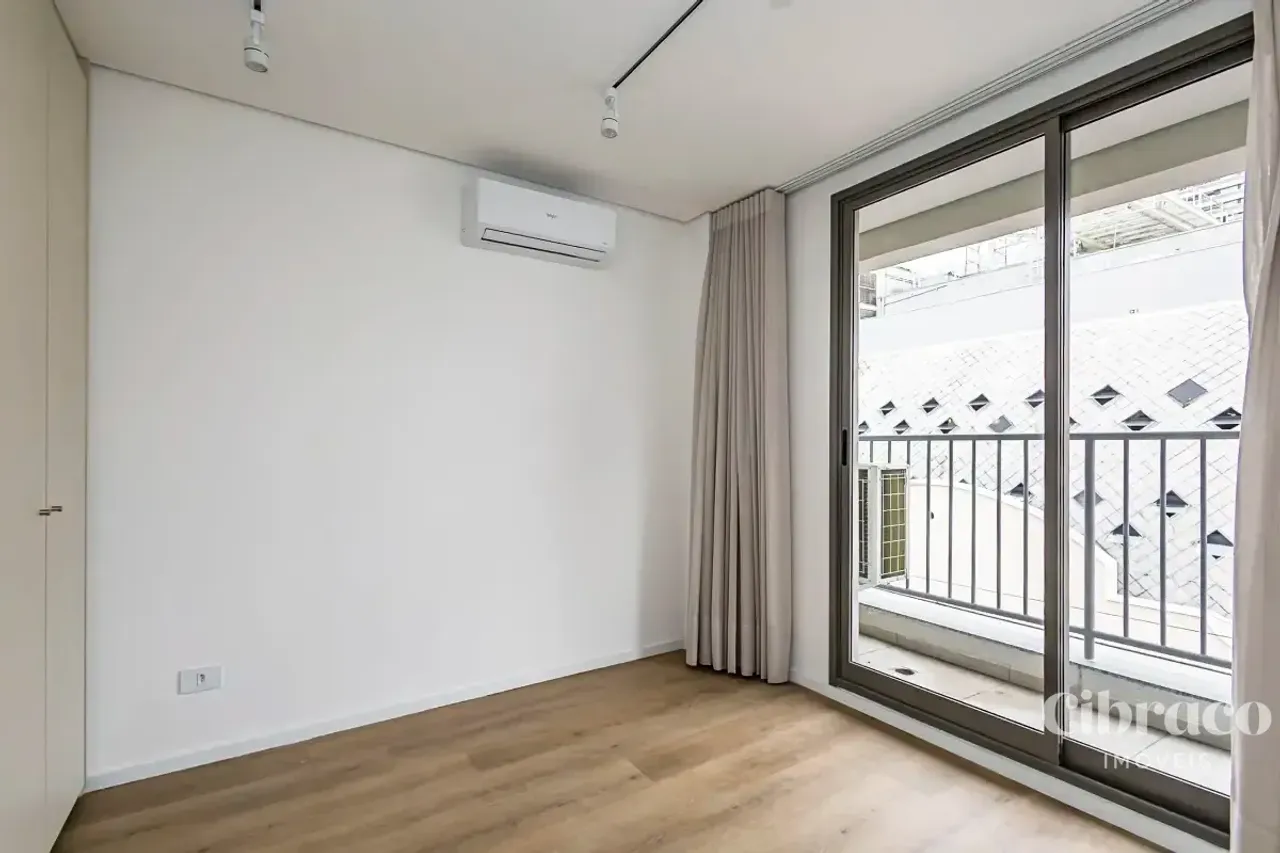 42 m² apartment with 1 bedroom and private balcony — photo 3