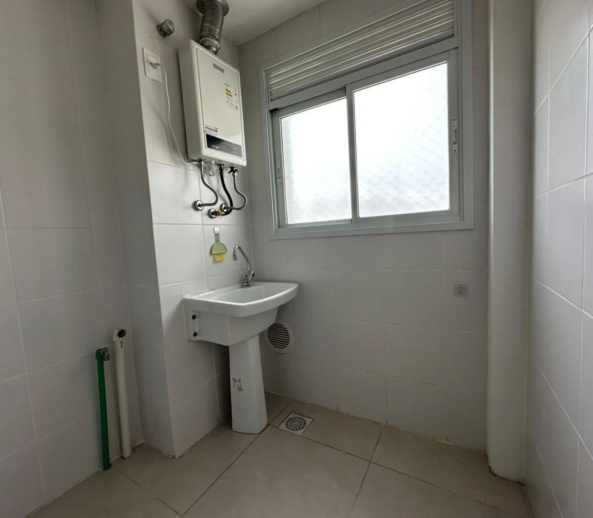 3-bedroom apartment with a water view in Florianópolis — photo 19